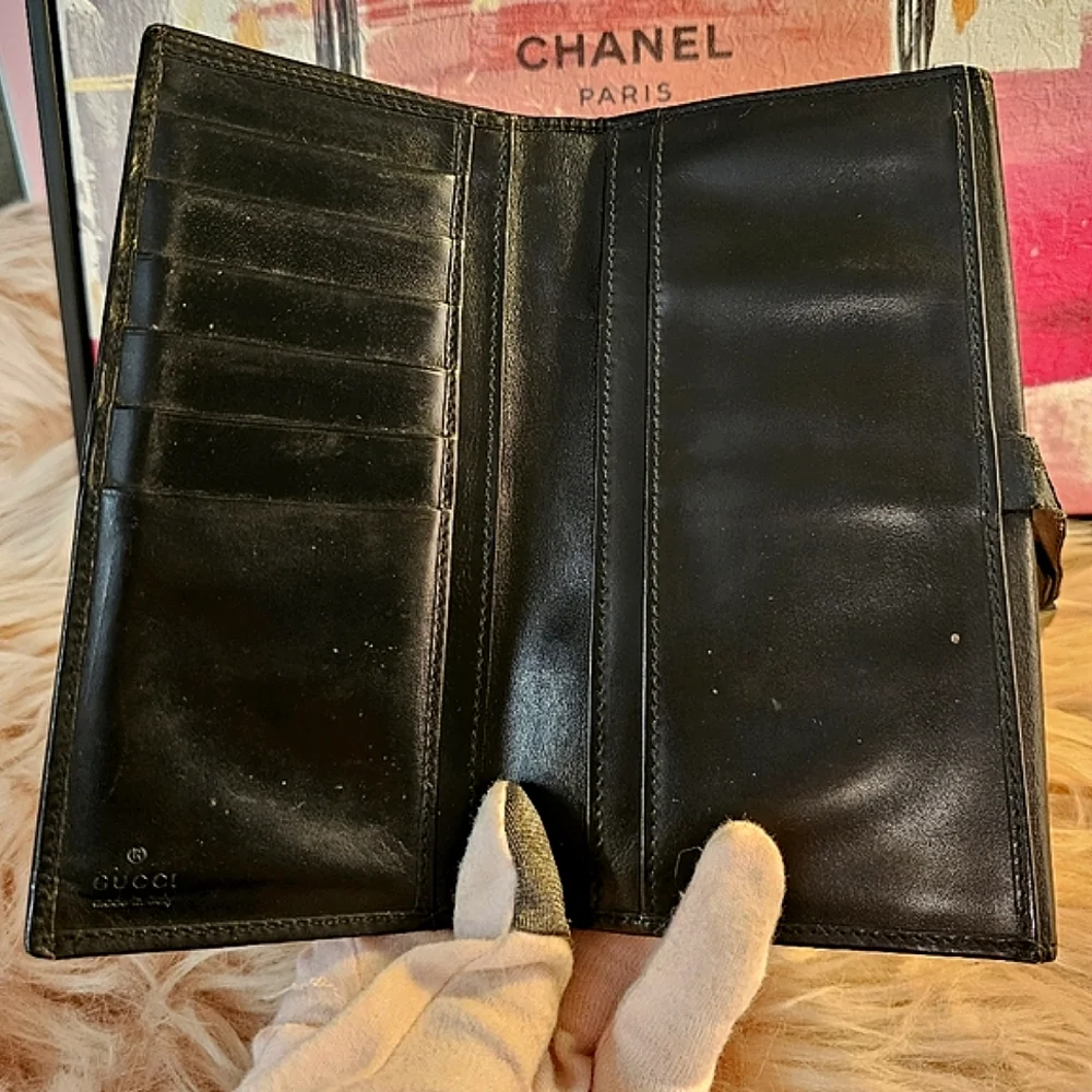 🇮🇹 GUCCI Long Wallet Vintage Bi-Fold: Black Leather & Silver Detailing 🖤